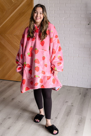 Oversized Blanket Hoodie in Strawberry